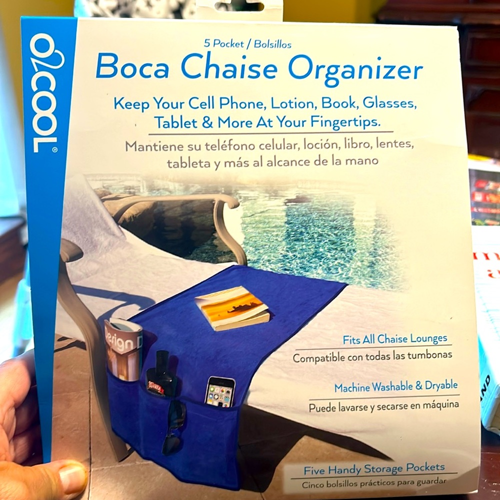 NWT Beach lounge 5 pocket organizer. Great for the pool